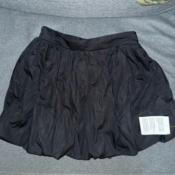 Miss Selfridge poplin puffball mini skirt in black - Picture 2 of 6